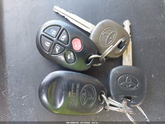 45089766 :رقم المزاد ، 5TDYK3DC2DS297312 vin ، 2013 Toyota Sienna Xle V6 8 Passenger مزاد بيع