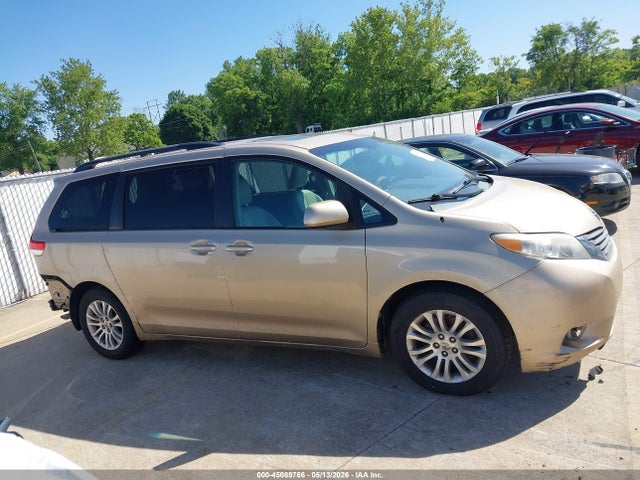 45089766 :رقم المزاد ، 5TDYK3DC2DS297312 vin ، 2013 Toyota Sienna Xle V6 8 Passenger مزاد بيع