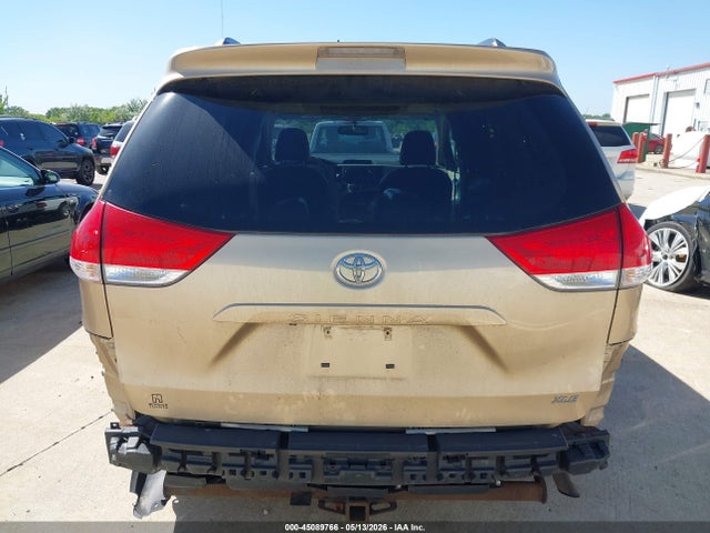 45089766 :رقم المزاد ، 5TDYK3DC2DS297312 vin ، 2013 Toyota Sienna Xle V6 8 Passenger مزاد بيع