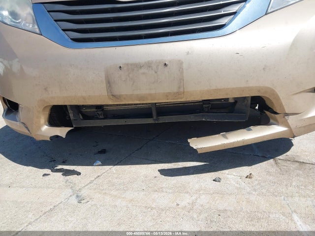 45089766 :رقم المزاد ، 5TDYK3DC2DS297312 vin ، 2013 Toyota Sienna Xle V6 8 Passenger مزاد بيع