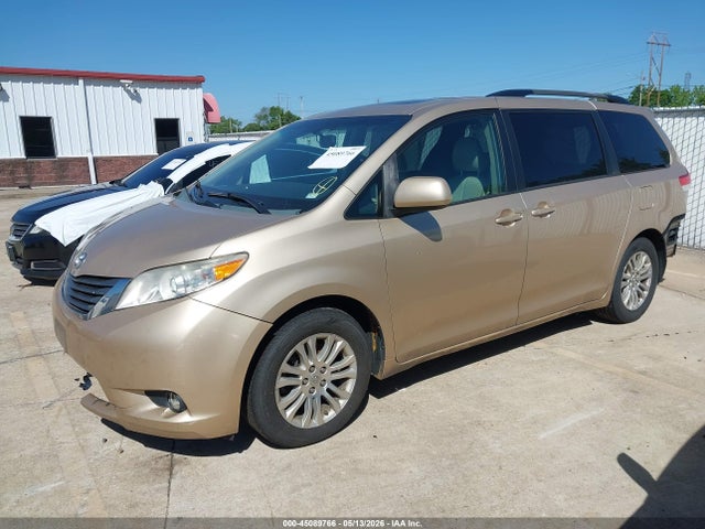 45089766 :رقم المزاد ، 5TDYK3DC2DS297312 vin ، 2013 Toyota Sienna Xle V6 8 Passenger مزاد بيع