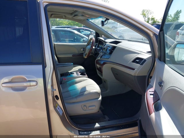 45089766 :رقم المزاد ، 5TDYK3DC2DS297312 vin ، 2013 Toyota Sienna Xle V6 8 Passenger مزاد بيع