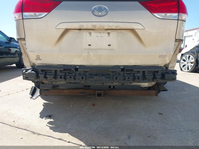 45089766 :رقم المزاد ، 5TDYK3DC2DS297312 vin ، 2013 Toyota Sienna Xle V6 8 Passenger مزاد بيع