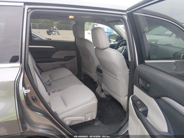 2015 Toyota Highlander Le Plus V6 მანქანა იყიდება აუქციონზე, vin: 5TDZKRFH9FS084490, აუქციონის ნომერი: 45089829