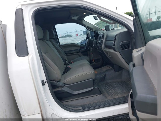 45089996 :رقم المزاد ، 1FDUF4GN4LEC43399 vin ، 2020 Ford F-450 Chassis Xl مزاد بيع