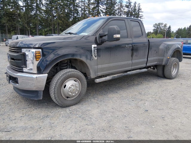 Ford F-350 Xl 2018 1FT8X3D69JEC69987 Image 2