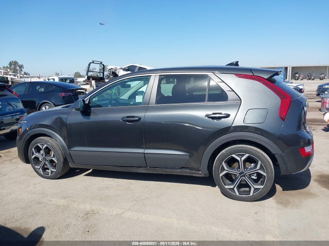 KNDCP3LE3T5327534 KIA NIRO LX
