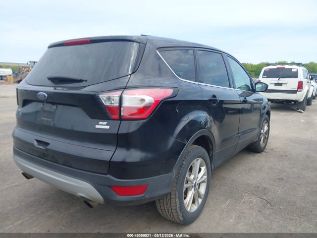 45090021 :رقم المزاد ، 1FMCU0GD3HUE04372 vin ، 2017 Ford Escape Se مزاد بيع