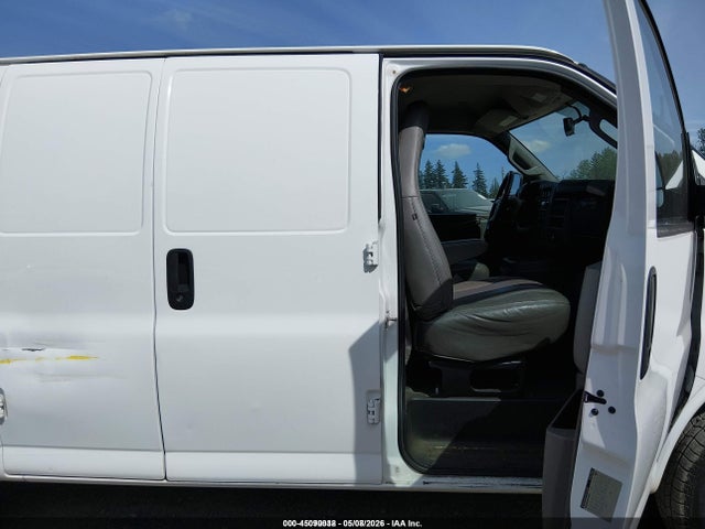 1GCWGAFG2H1102423 Chevrolet Express 2500 Work Van