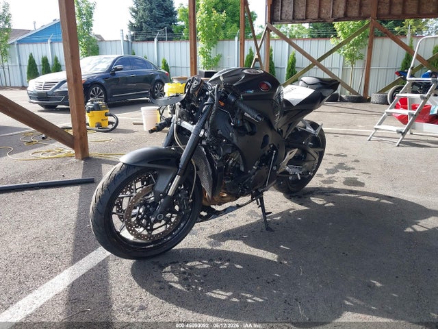 Honda CBR1000 RR 2015 JH2SC595XFK700155 Image 2