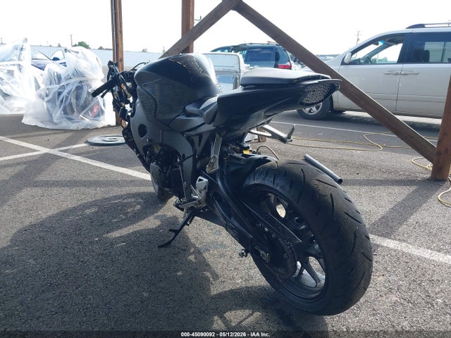 Honda CBR1000 RR 2015 JH2SC595XFK700155 Image 3