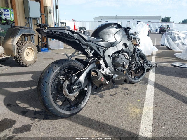 Honda CBR1000 RR 2015 JH2SC595XFK700155 Image 4