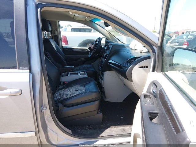 2C4RC1BG8ER243020 Chrysler Town &amp; Country Touring