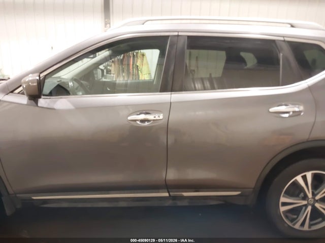 2017 Nissan Rogue Sl მანქანა იყიდება აუქციონზე, vin: 5N1AT2MV3HC751757, აუქციონის ნომერი: 45090129