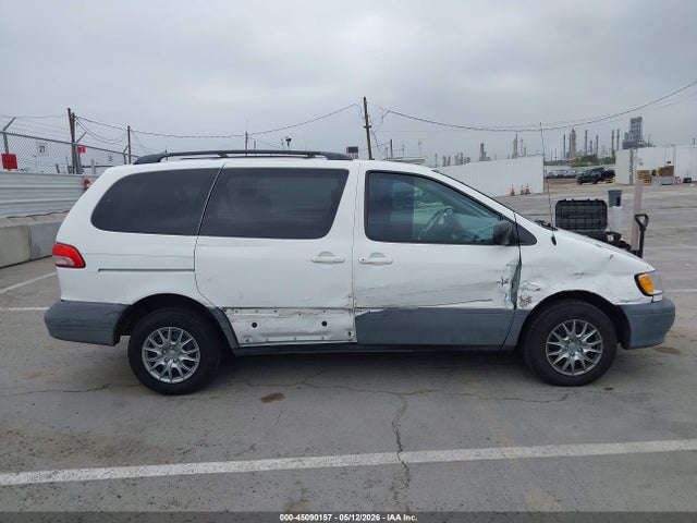 45090157 :رقم المزاد ، 4T3ZF19C02U426245 vin ، 2002 Toyota Sienna Ce مزاد بيع