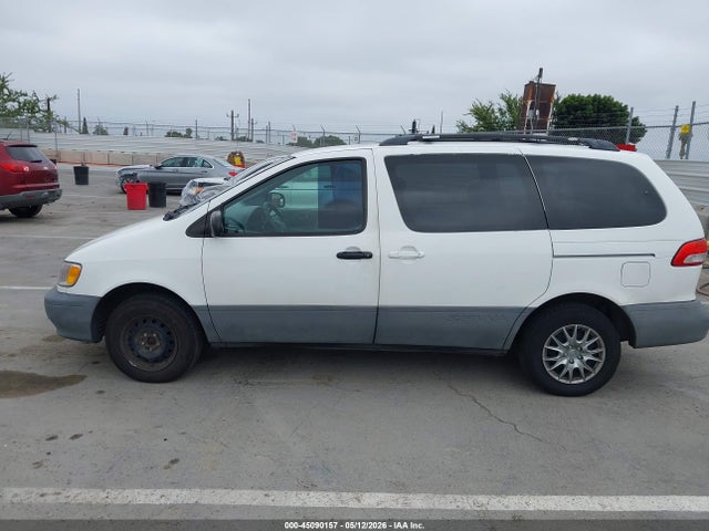 45090157 :رقم المزاد ، 4T3ZF19C02U426245 vin ، 2002 Toyota Sienna Ce مزاد بيع
