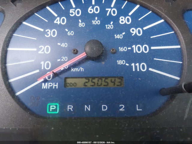 45090157 :رقم المزاد ، 4T3ZF19C02U426245 vin ، 2002 Toyota Sienna Ce مزاد بيع