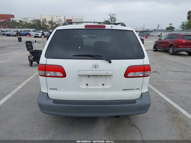 45090157 :رقم المزاد ، 4T3ZF19C02U426245 vin ، 2002 Toyota Sienna Ce مزاد بيع