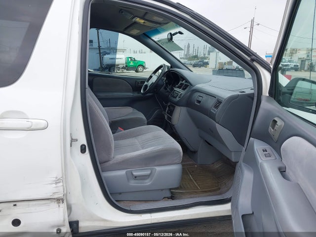 45090157 :رقم المزاد ، 4T3ZF19C02U426245 vin ، 2002 Toyota Sienna Ce مزاد بيع