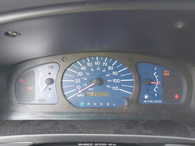 45090157 :رقم المزاد ، 4T3ZF19C02U426245 vin ، 2002 Toyota Sienna Ce مزاد بيع