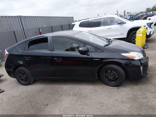 Toyota Prius Two 2015 JTDKN3DU5F1967618 Image 13