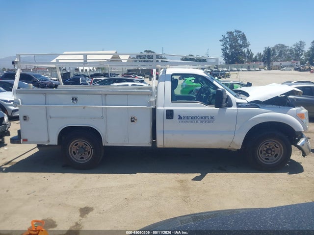 45090209 :رقم المزاد ، 1FDBF2A66GEA33132 vin ، 2016 Ford F-250 Xl مزاد بيع