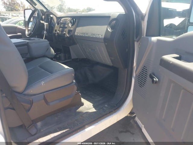45090209 :رقم المزاد ، 1FDBF2A66GEA33132 vin ، 2016 Ford F-250 Xl مزاد بيع