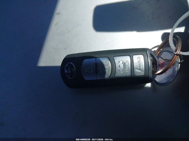 3MYDLBYV7JY311566 Toyota YARIS IA
