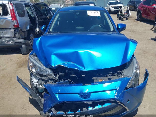 3MYDLBYV7JY311566 Toyota YARIS IA