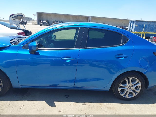 3MYDLBYV7JY311566 Toyota YARIS IA