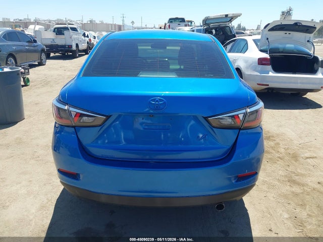 3MYDLBYV7JY311566 Toyota YARIS IA