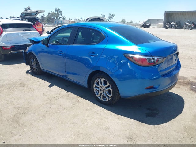 3MYDLBYV7JY311566 Toyota YARIS IA