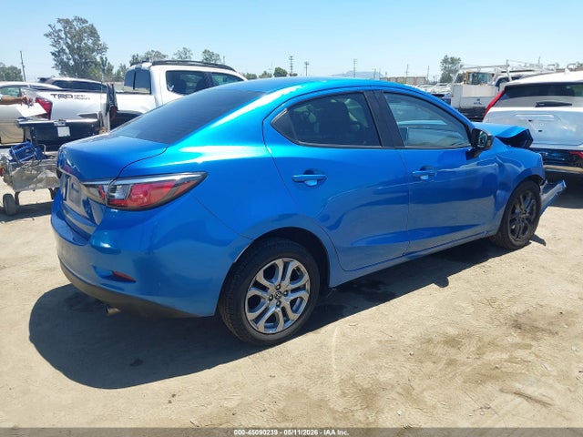 3MYDLBYV7JY311566 Toyota YARIS IA