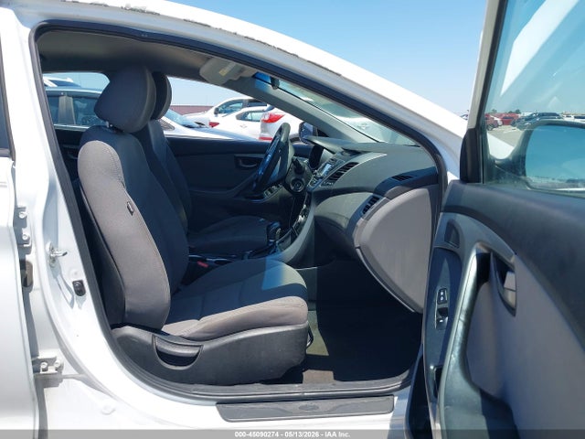 Продажа на аукционе авто 2016 Hyundai Elantra Se, vin: 5NPDH4AE4GH770095, номер лота: 45090274