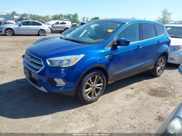 45090286 :رقم المزاد ، 1FMCU0GD4HUD50354 vin ، 2017 Ford Escape Se مزاد بيع