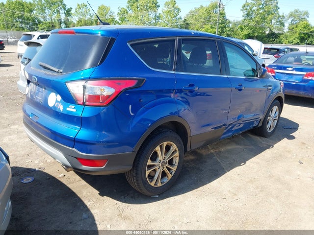 45090286 :رقم المزاد ، 1FMCU0GD4HUD50354 vin ، 2017 Ford Escape Se مزاد بيع