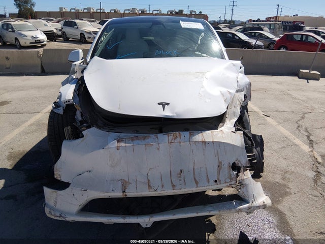 2022 Tesla Model Y Performance Dual Motor All-wheel Drive მანქანა იყიდება აუქციონზე, vin: 7SAYGDEF0NF345589, აუქციონის ნომერი: 45090321