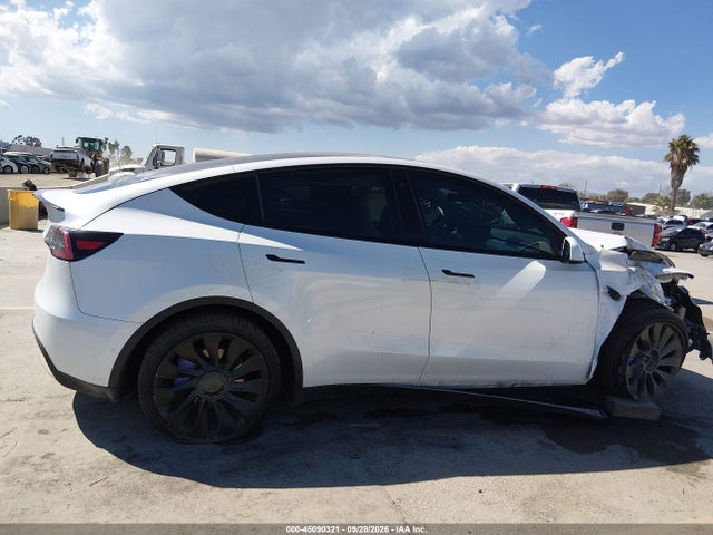 2022 Tesla Model Y Performance Dual Motor All-wheel Drive მანქანა იყიდება აუქციონზე, vin: 7SAYGDEF0NF345589, აუქციონის ნომერი: 45090321