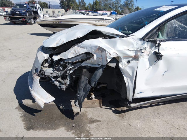 2022 Tesla Model Y Performance Dual Motor All-wheel Drive მანქანა იყიდება აუქციონზე, vin: 7SAYGDEF0NF345589, აუქციონის ნომერი: 45090321