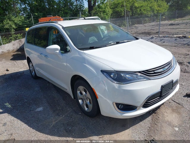 Aukcja sprzedaży 2018 Chrysler Pacifica Hybrid Touring L, vin: 2C4RC1L73JR105989, numer aukcji: 45090391