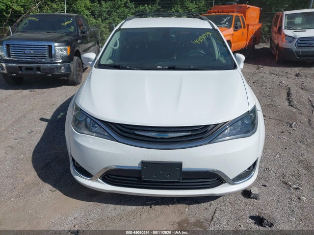 Aukcja sprzedaży 2018 Chrysler Pacifica Hybrid Touring L, vin: 2C4RC1L73JR105989, numer aukcji: 45090391