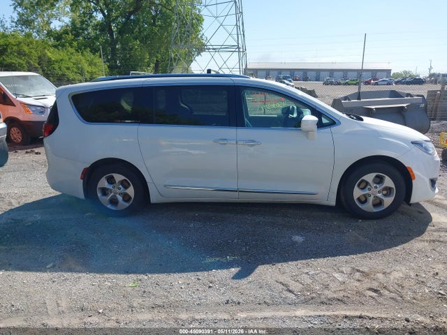 Aukcja sprzedaży 2018 Chrysler Pacifica Hybrid Touring L, vin: 2C4RC1L73JR105989, numer aukcji: 45090391