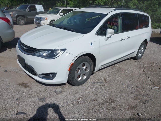 Aukcja sprzedaży 2018 Chrysler Pacifica Hybrid Touring L, vin: 2C4RC1L73JR105989, numer aukcji: 45090391