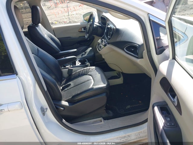 Aukcja sprzedaży 2018 Chrysler Pacifica Hybrid Touring L, vin: 2C4RC1L73JR105989, numer aukcji: 45090391