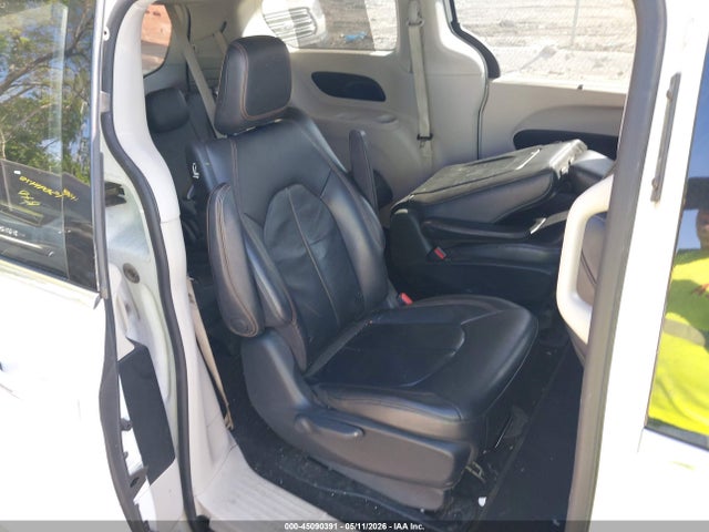 Aukcja sprzedaży 2018 Chrysler Pacifica Hybrid Touring L, vin: 2C4RC1L73JR105989, numer aukcji: 45090391
