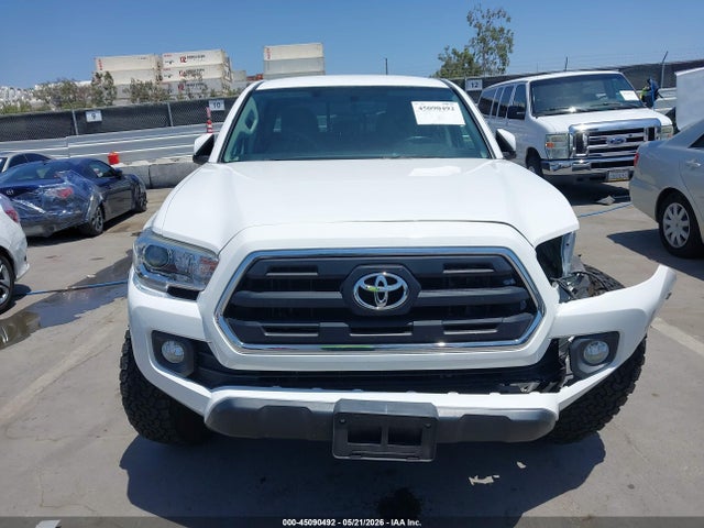2017 Toyota Tacoma Sr5 V6 მანქანა იყიდება აუქციონზე, vin: 3TMAZ5CN2HM051359, აუქციონის ნომერი: 45090492