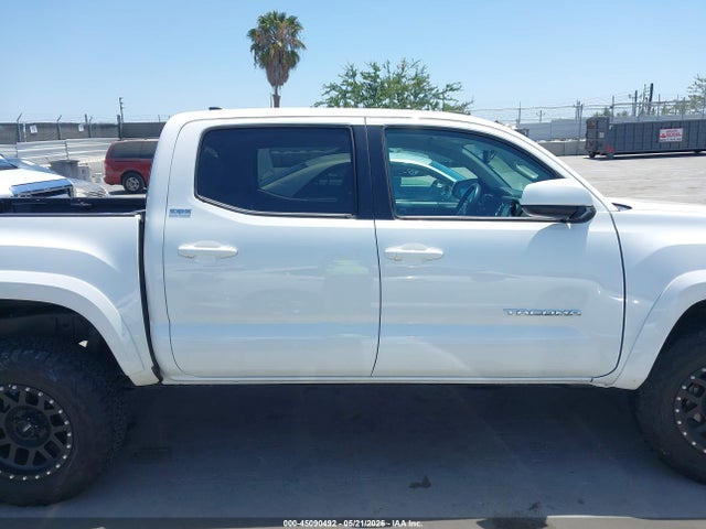 2017 Toyota Tacoma Sr5 V6 მანქანა იყიდება აუქციონზე, vin: 3TMAZ5CN2HM051359, აუქციონის ნომერი: 45090492