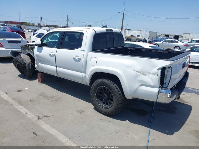 2017 Toyota Tacoma Sr5 V6 მანქანა იყიდება აუქციონზე, vin: 3TMAZ5CN2HM051359, აუქციონის ნომერი: 45090492
