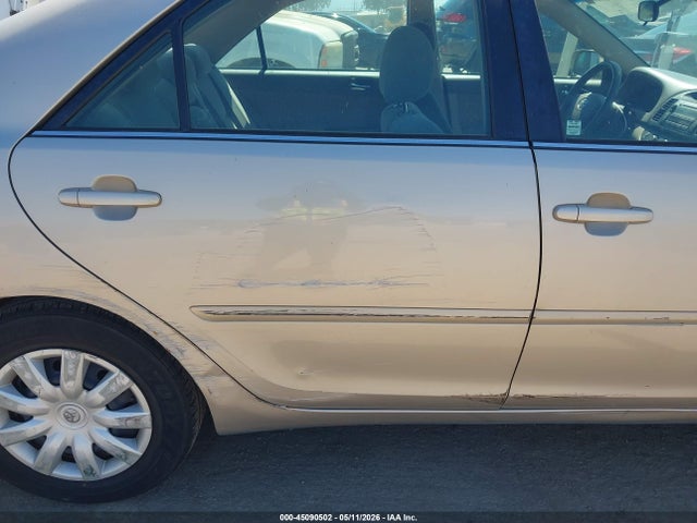 45090502 :رقم المزاد ، 4T1BE32K95U032628 vin ، 2005 Toyota Camry Le مزاد بيع