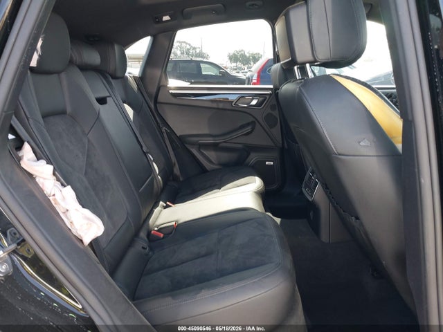 Porsche Macan Sport Edition 2018 WP1AA2A59JLB15654 Image 8